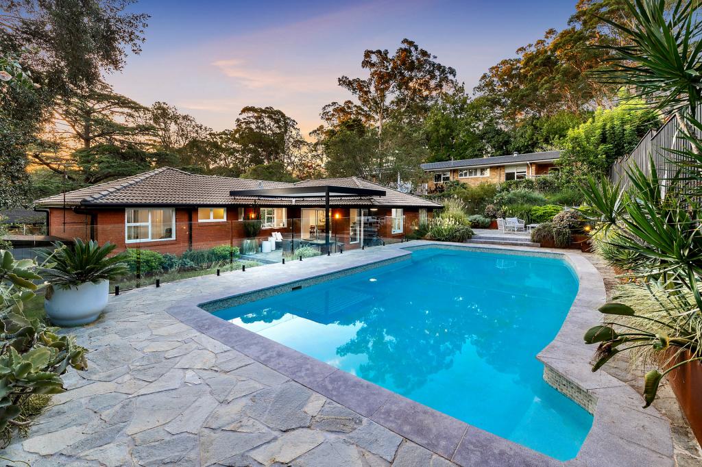 4 Sussex Rd, St Ives, NSW 2075