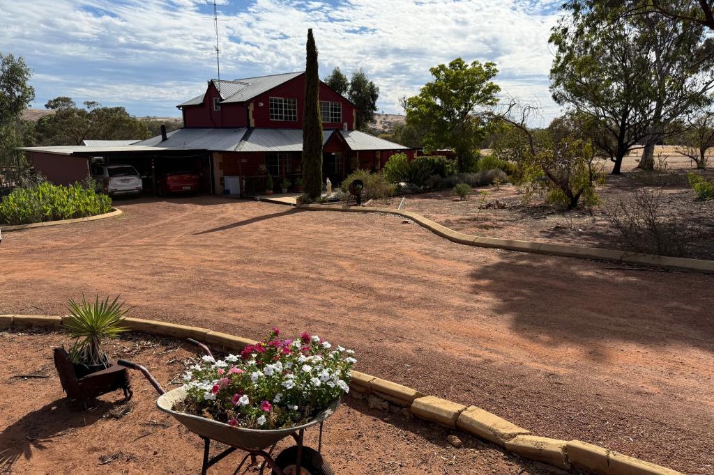 1827 Top Beverley-York Rd, Mount Hardey, WA 6302