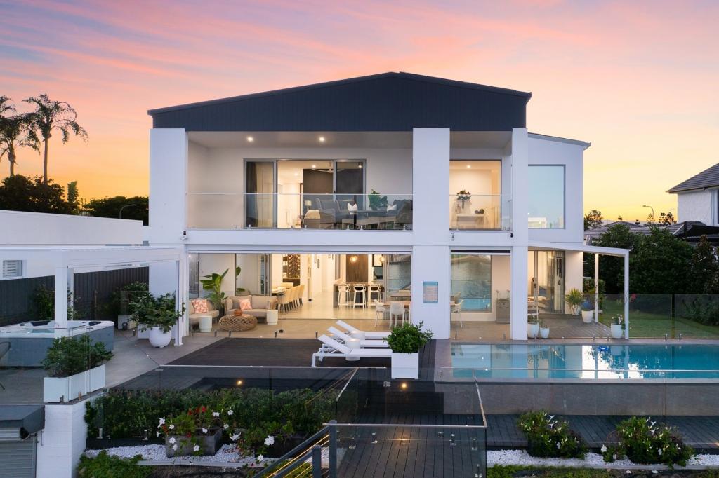 54 Fitzwilliam St, Carrara, QLD 4211