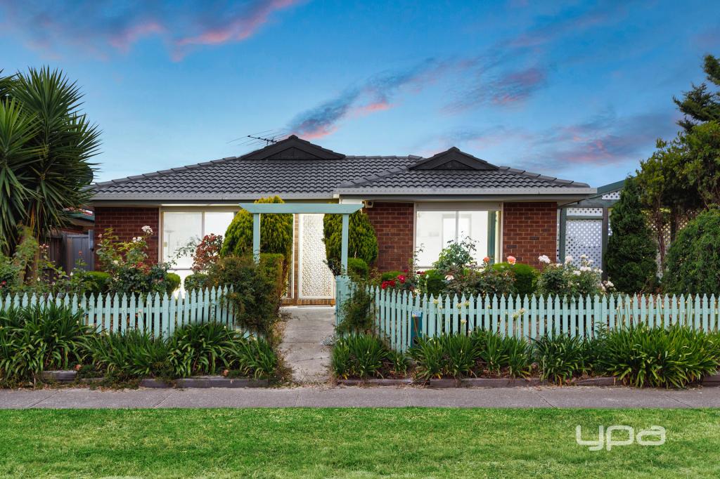 216 Westwood Dr, Burnside, VIC 3023