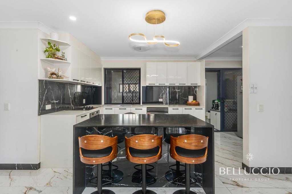 4 TENNESSEE WAY, BERRINBA, QLD 4117