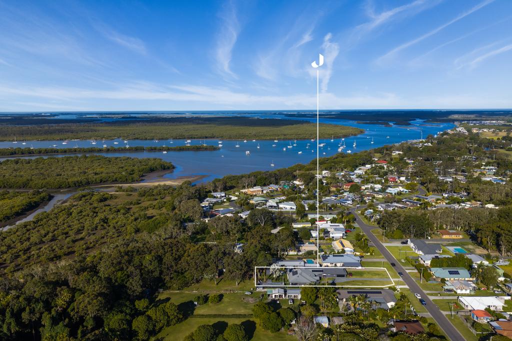 52 PELICAN PDE, JACOBS WELL, QLD 4208