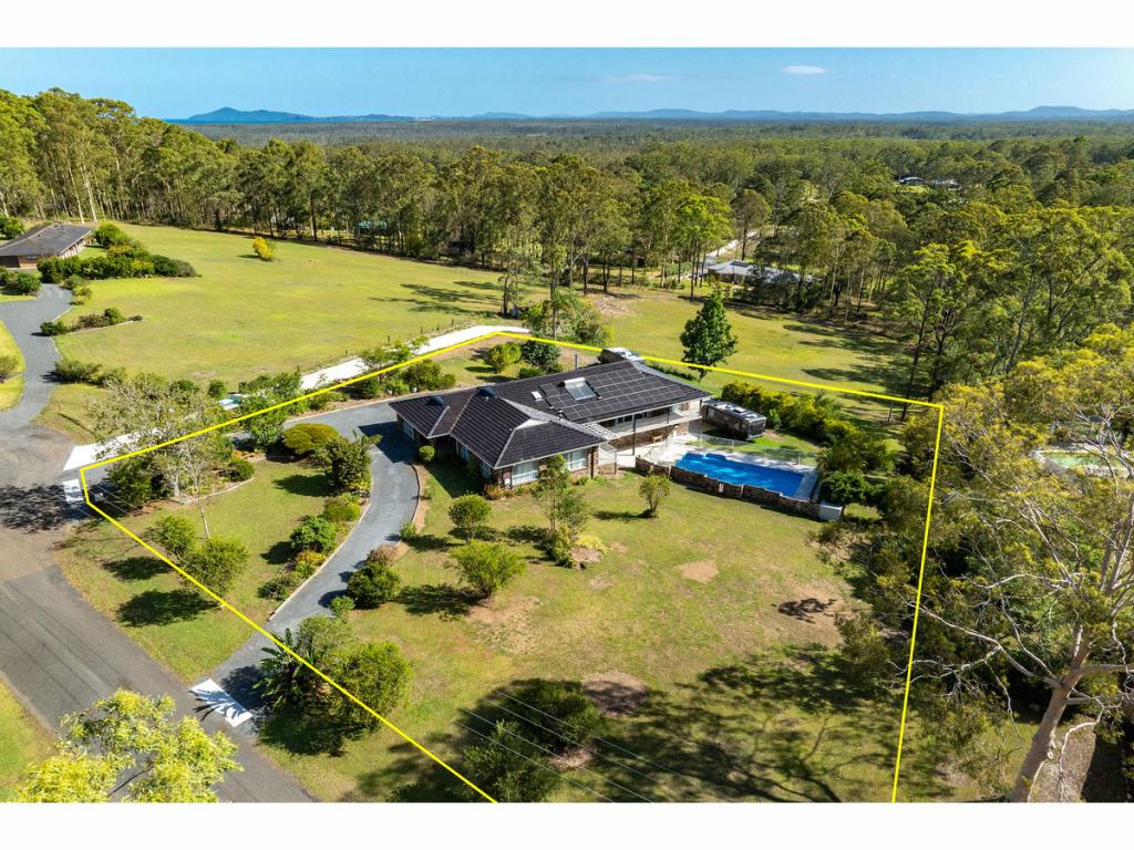 4 Homestead Hts, Hallidays Point, NSW 2430