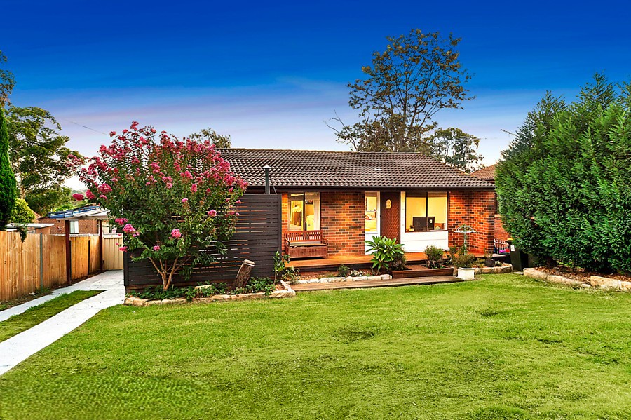 9 NYNGAN ST, QUAKERS HILL, NSW 2763