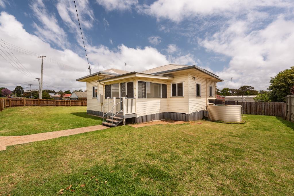 1 LOUDON ST, SOUTH TOOWOOMBA, QLD 4350