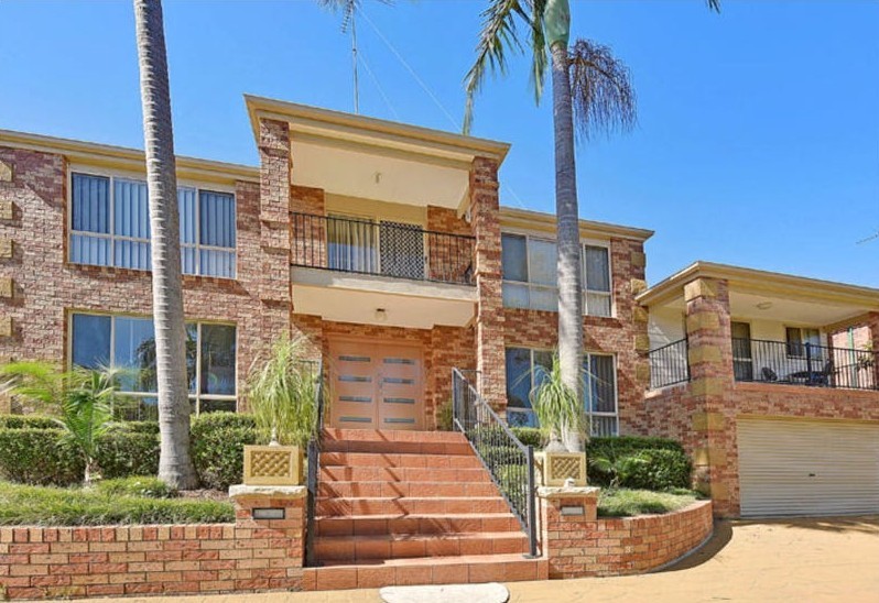 17 The Outlook, Hornsby Heights, NSW 2077