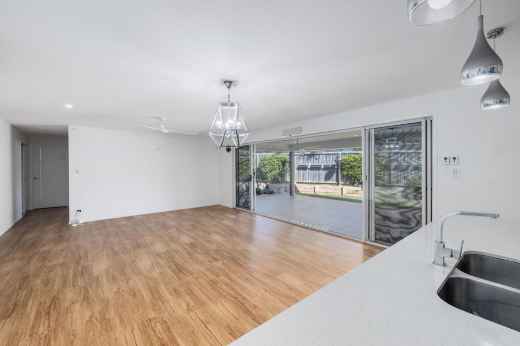 3 Alumni Way, Thrumster, NSW 2444