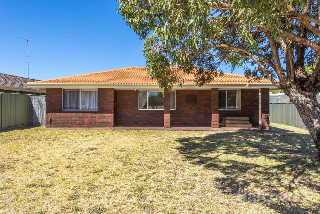 13 Gallop St, Halls Head, WA 6210