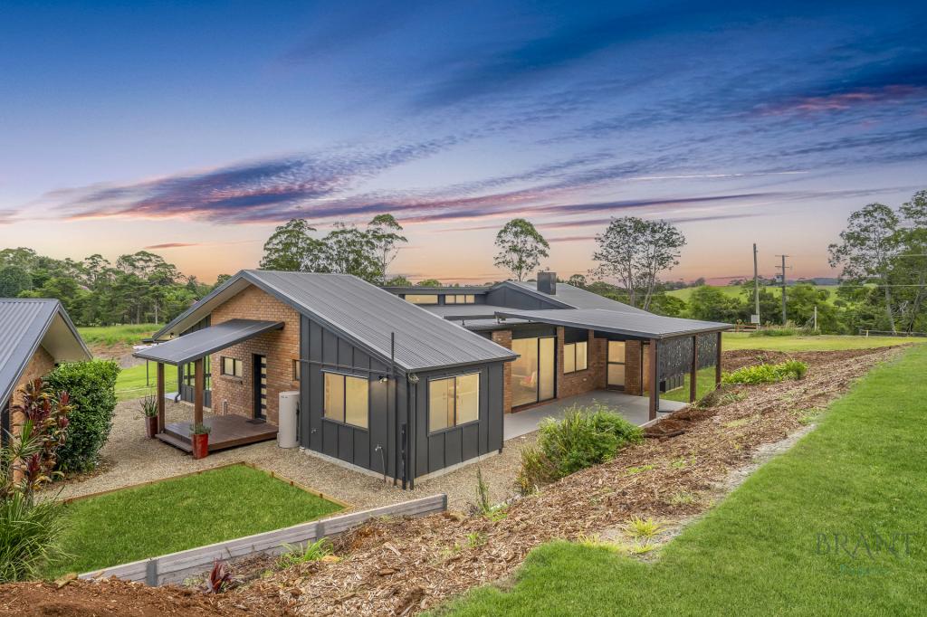 10 Hilltop Cres, Maleny, QLD 4552