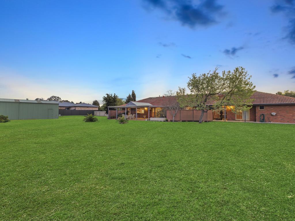 19 Earlston Cct, Cranbourne, VIC 3977
