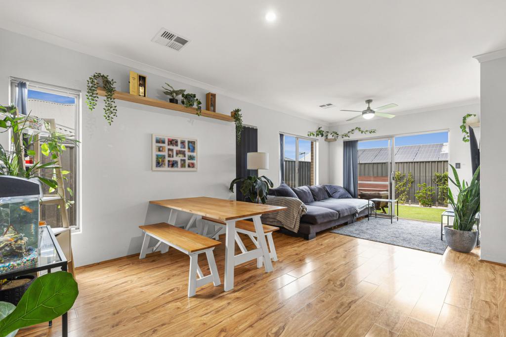 14 Sandridge St, Banksia Grove, WA 6031