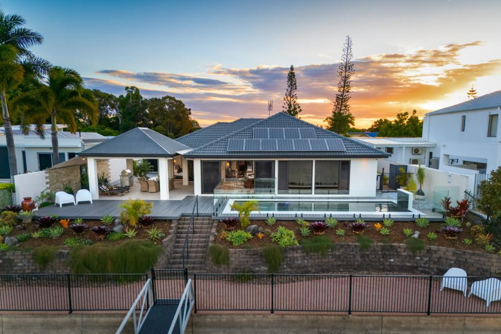 3 NORFOLK CT, PELICAN WATERS, QLD 4551