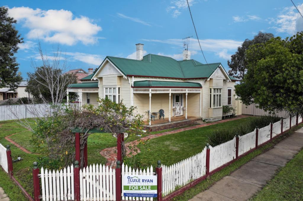 11 Dudley St, Rochester, VIC 3561