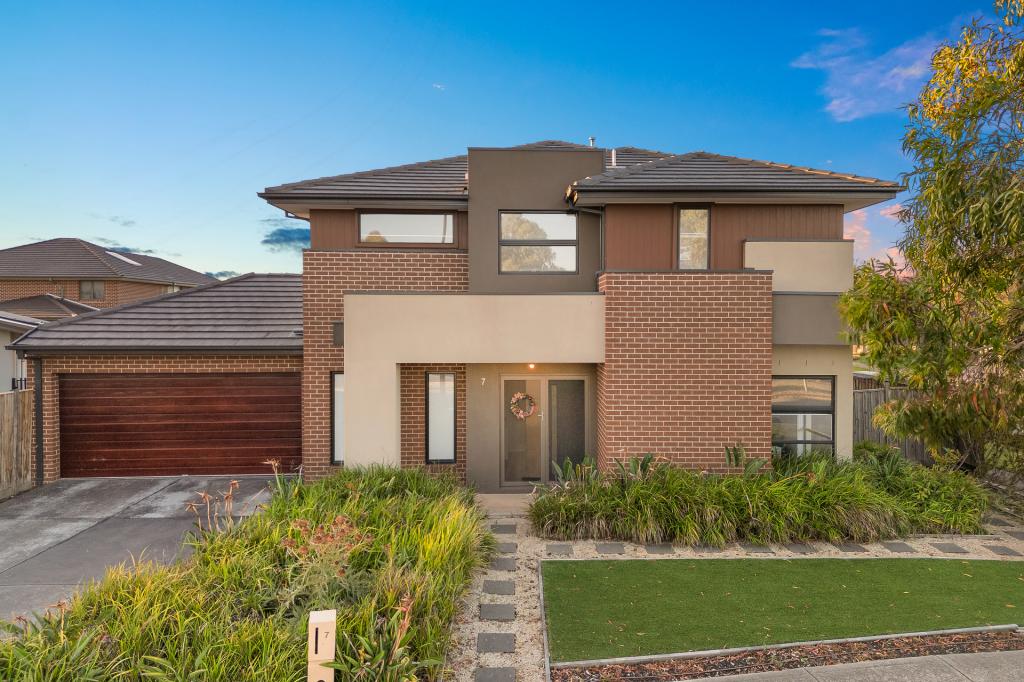 7 Montmarte Bvd, Burnside, VIC 3023