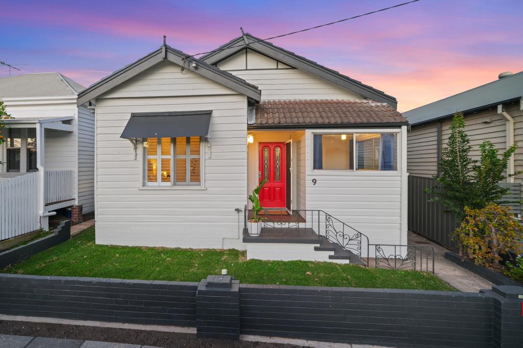 9 Tarin St, Mayfield East, NSW 2304