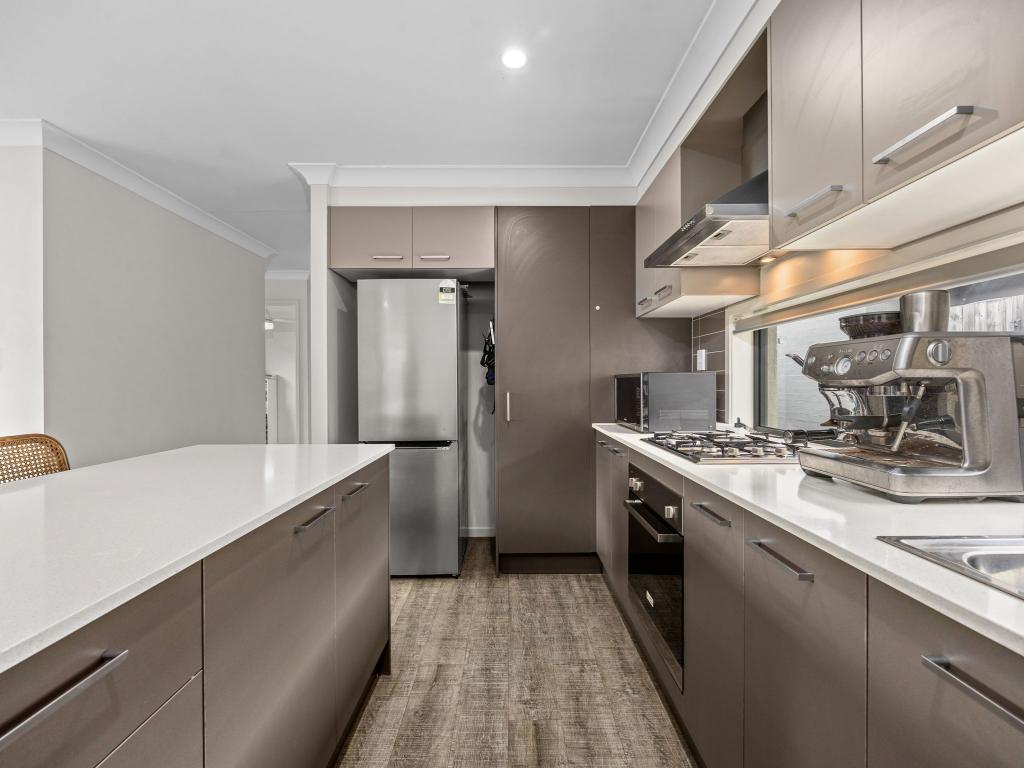 15 Stanicki Cct, Bellbird Park, QLD 4300