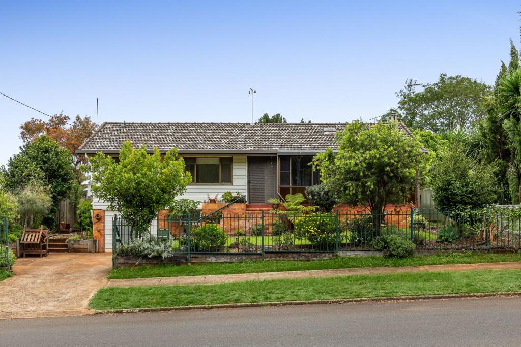 319 Tor St, Wilsonton, QLD 4350