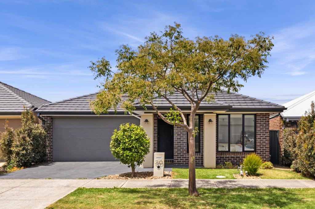 30 Featherwood Cres, Craigieburn, VIC 3064