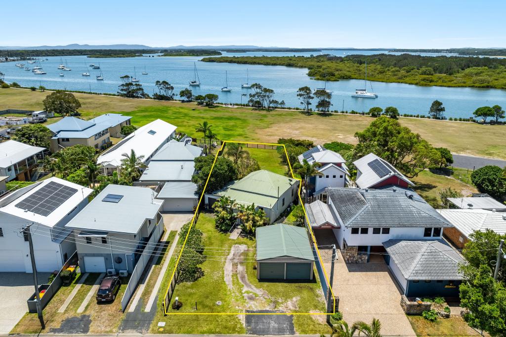 2 BENT ST, YAMBA, NSW 2464