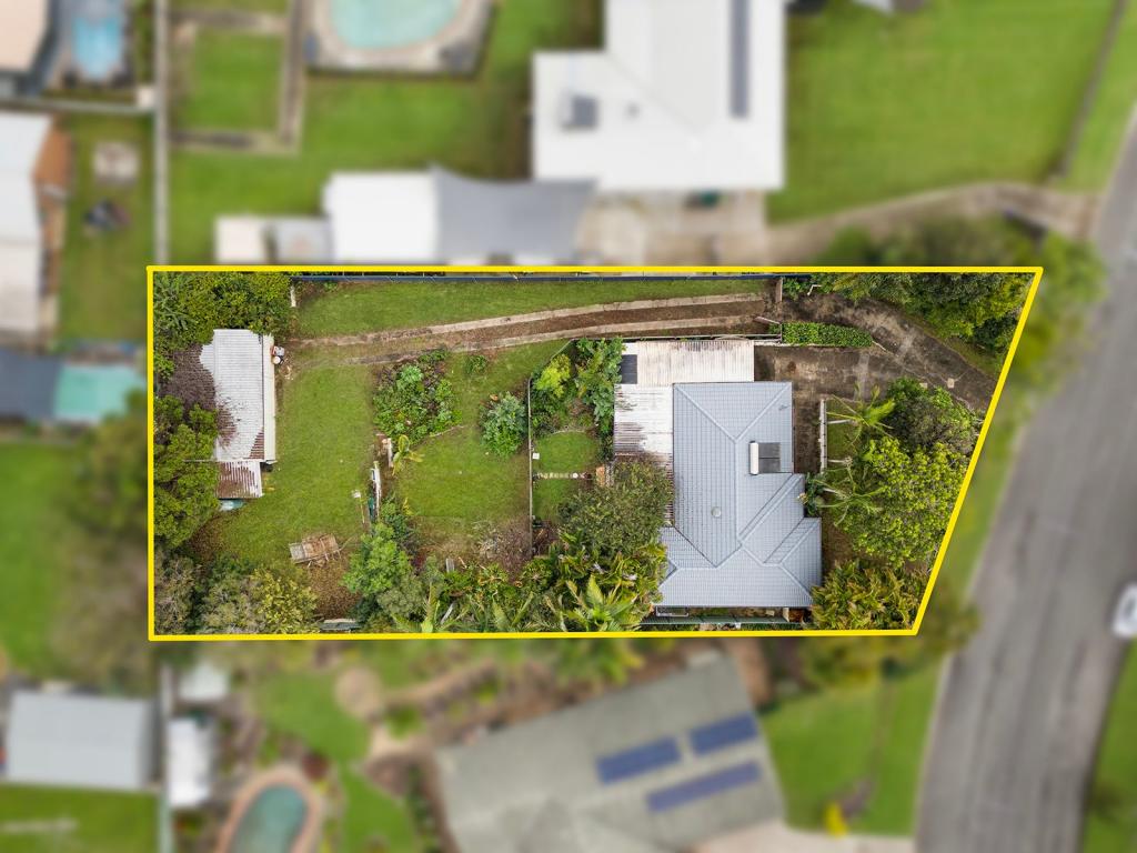 18 ULSTER DR, BELLMERE, QLD 4510