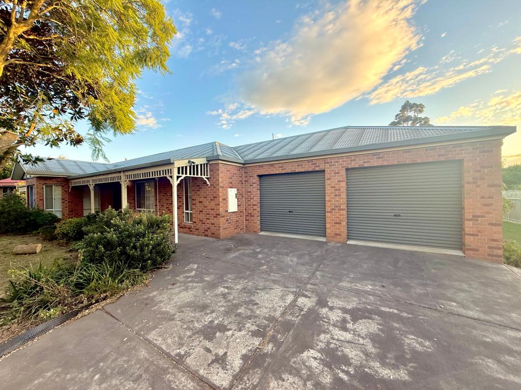 3 Pepperell Dr, Drouin, VIC 3818