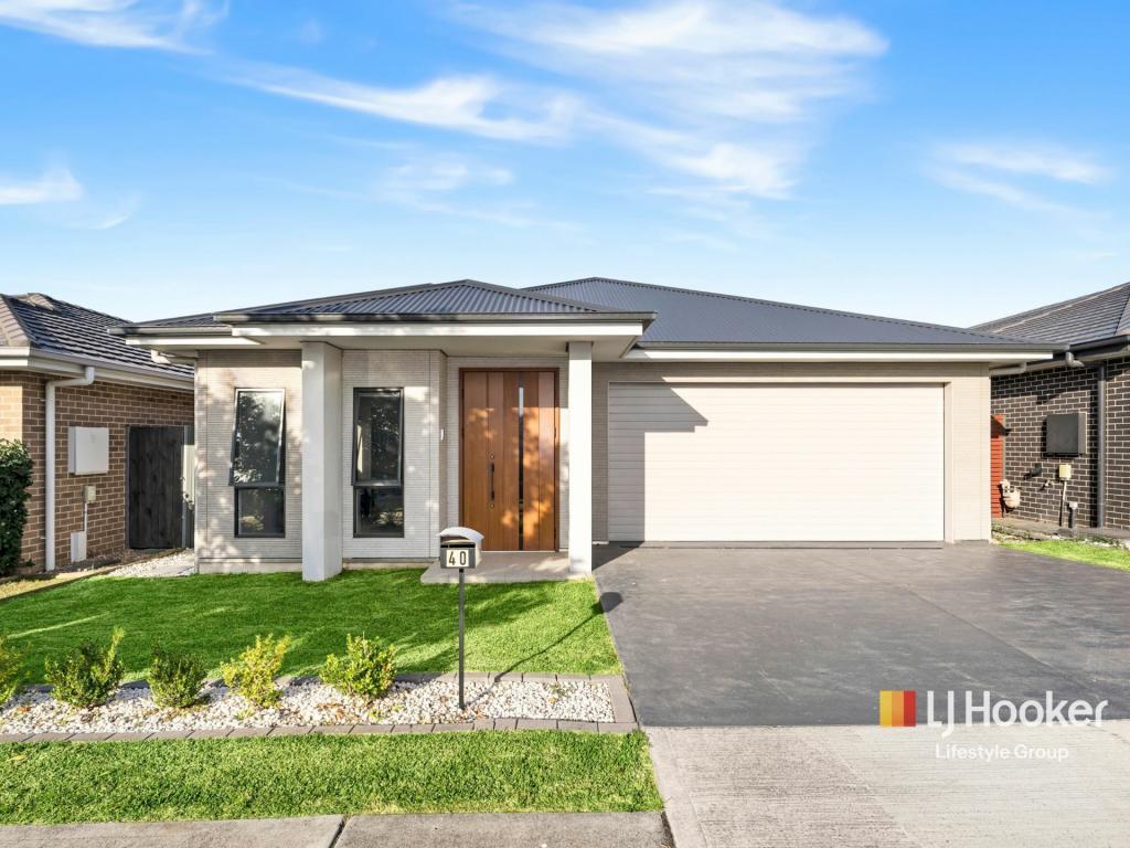 40 DROVER ST, ORAN PARK, NSW 2570