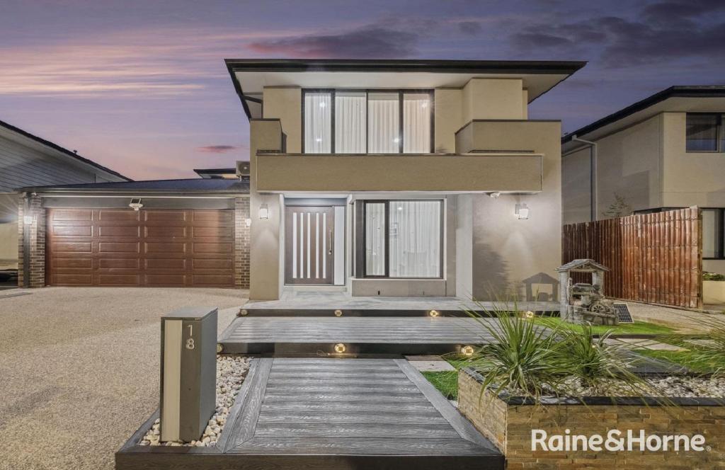 18 MAMIC BVD, FRASER RISE, VIC 3336