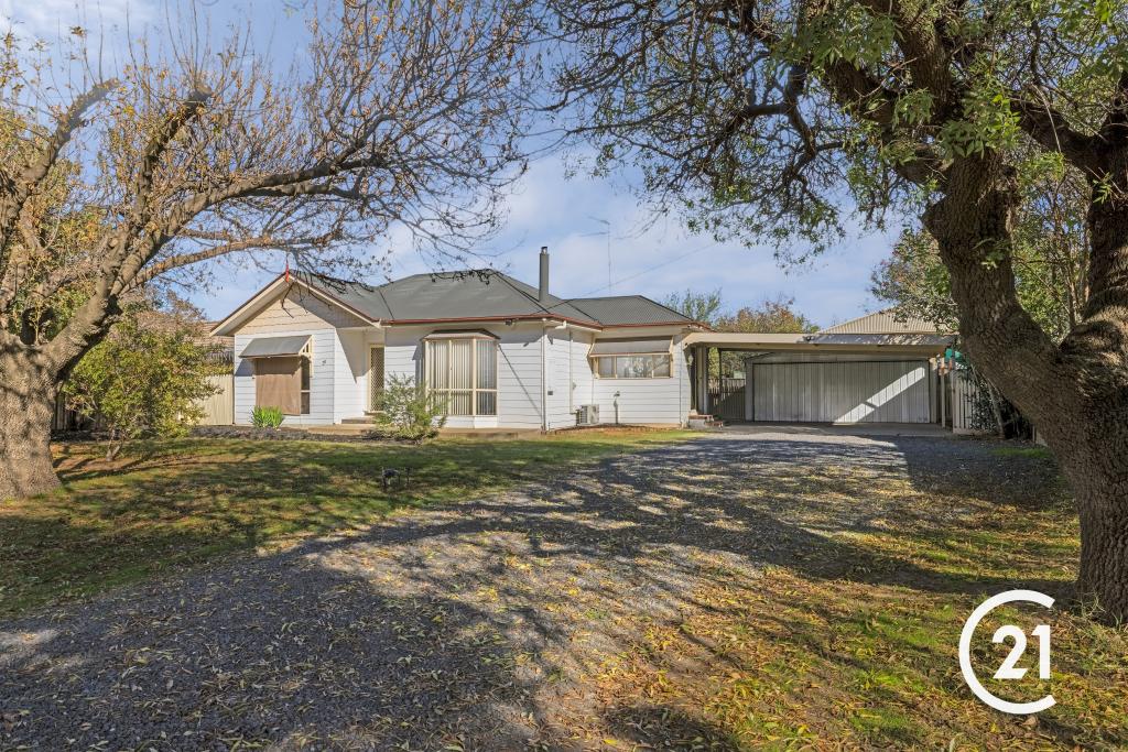 29 MCINTOSH ST, ECHUCA, VIC 3564