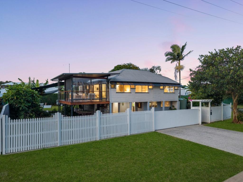 21 Bay St, Redland Bay, QLD 4165