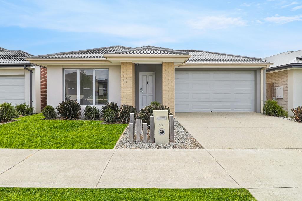 32 DOBELL ST, MOUNT DUNEED, VIC 3217