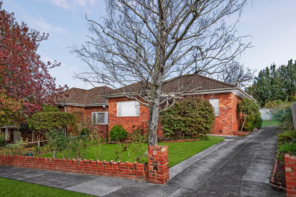 10 PATRICIA ST, BOX HILL, VIC 3128