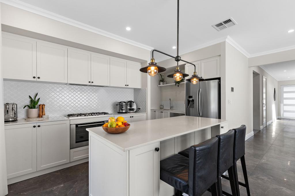 14 York St, Beaconsfield, WA 6162