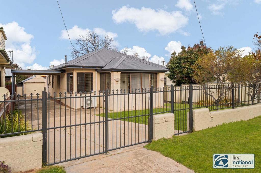 4 BANKS ST, BATHURST, NSW 2795