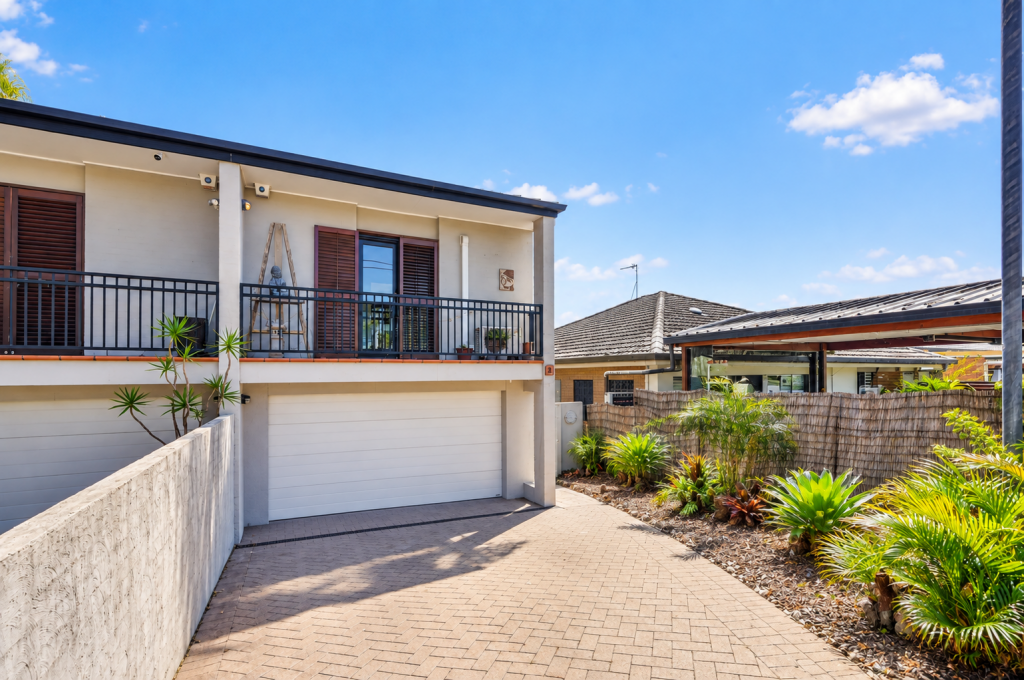 2/12 BILLINGTON ST, LABRADOR, QLD 4215