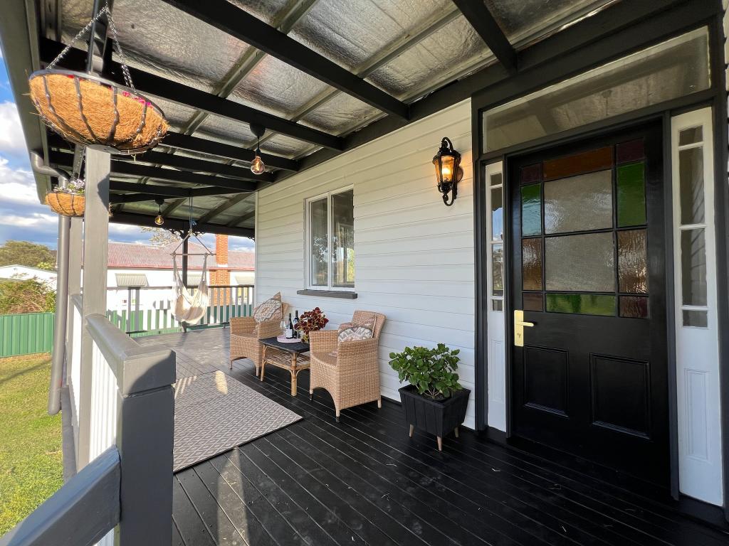 14 DUKE ST, JENNINGS, NSW 4383