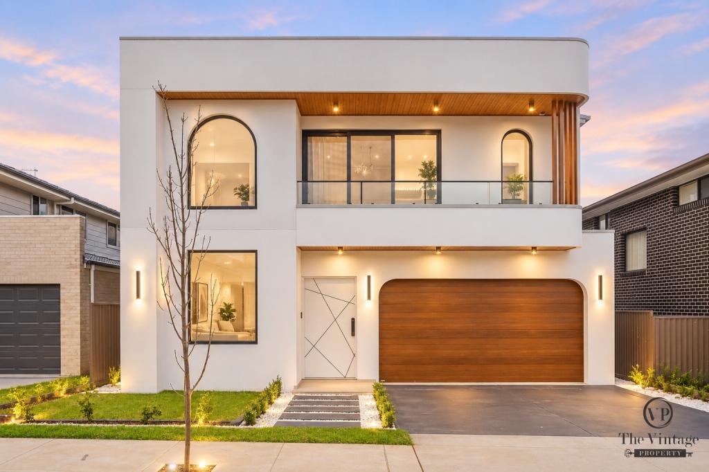 13 LIPPIZAN RD, AUSTRAL, NSW 2179