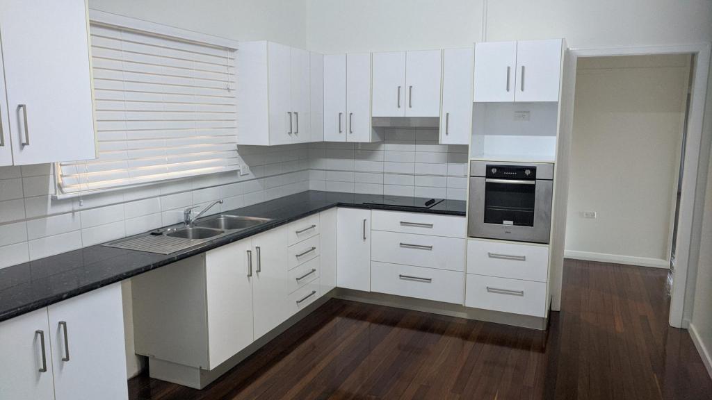 98 Canning St, The Range, QLD 4700