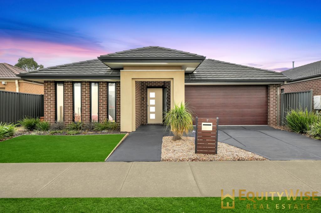 7 BUNGALOOK ST, MANOR LAKES, VIC 3024