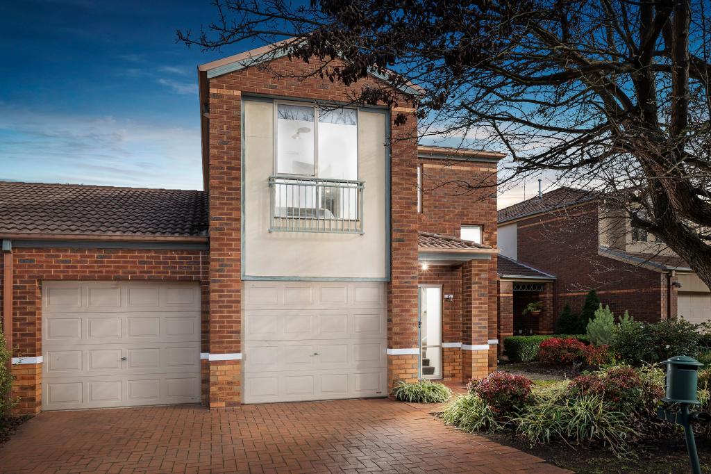 17 ST LAURENT RISE, KNOXFIELD, VIC 3180