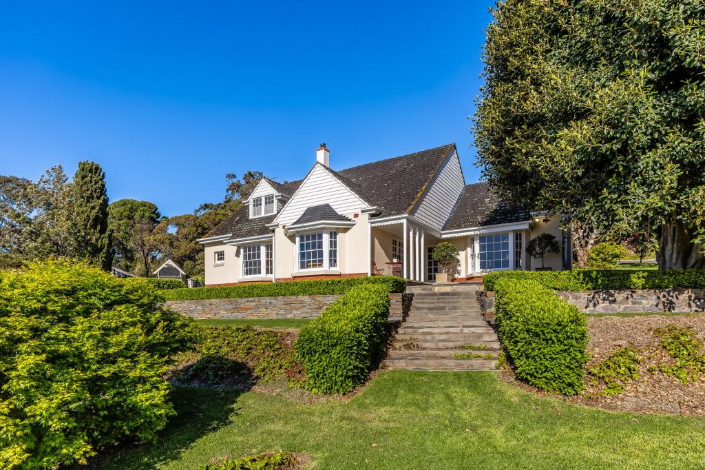 7 Fernbank Rd, Victor Harbor, SA 5211