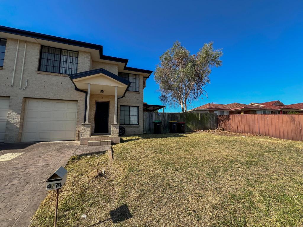 4/74 Falcon Cct, Green Valley, NSW 2168
