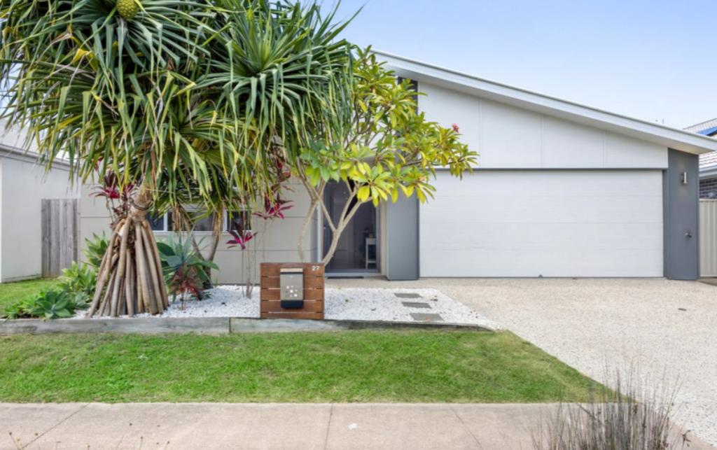 27 Amber Dr, Caloundra West, QLD 4551