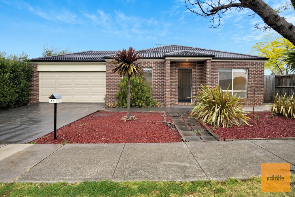 41 River Views Rd, Melton West, VIC 3337