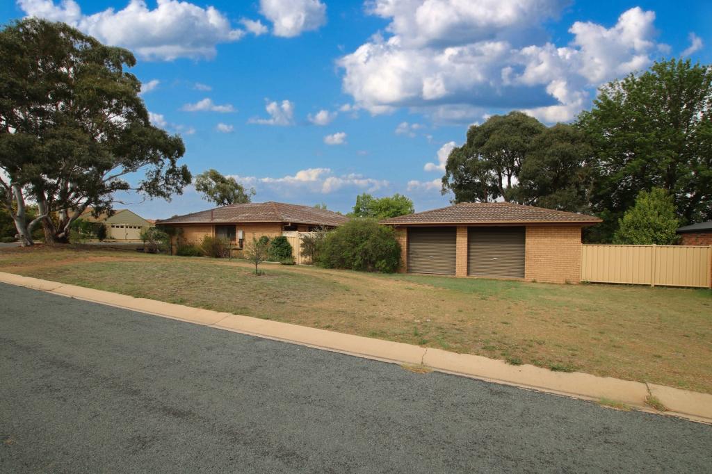 1 WARRA ST, COOMA, NSW 2630