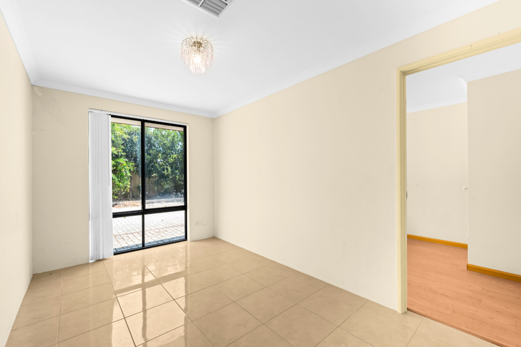 228 Shreeve Rd, Canning Vale, WA 6155