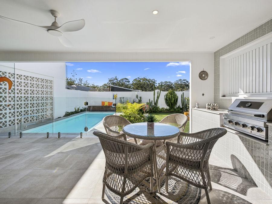 16 Ocean Point Ave, Moonee Beach, NSW 2450