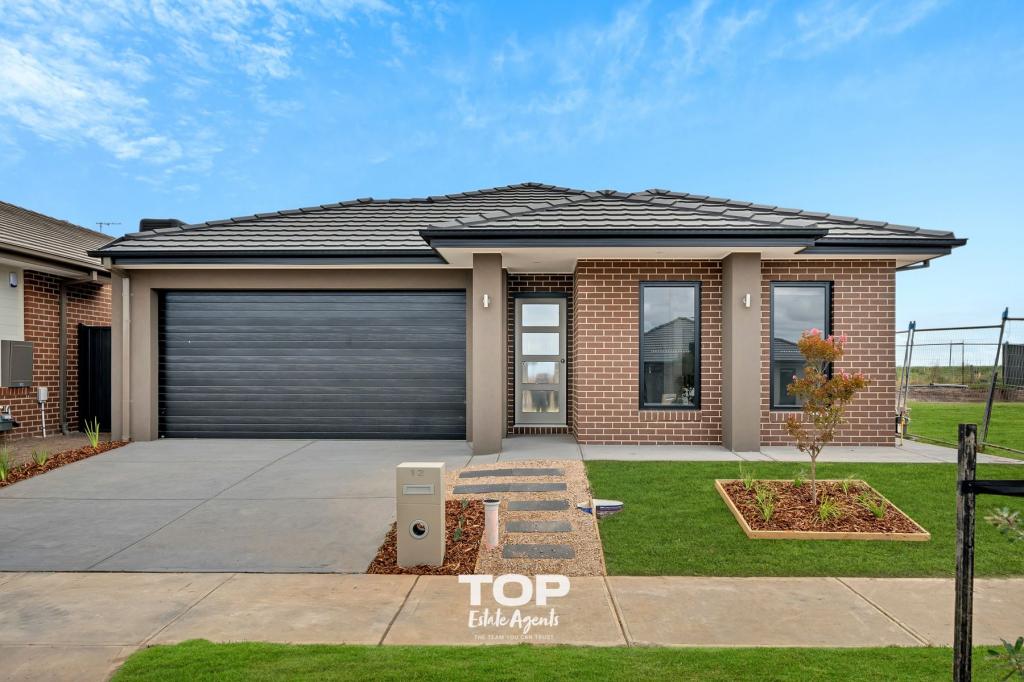 12 Risely Rd, Clyde North, VIC 3978