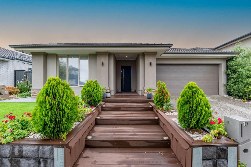 10 PYTHAGORAS ST, MERNDA, VIC 3754