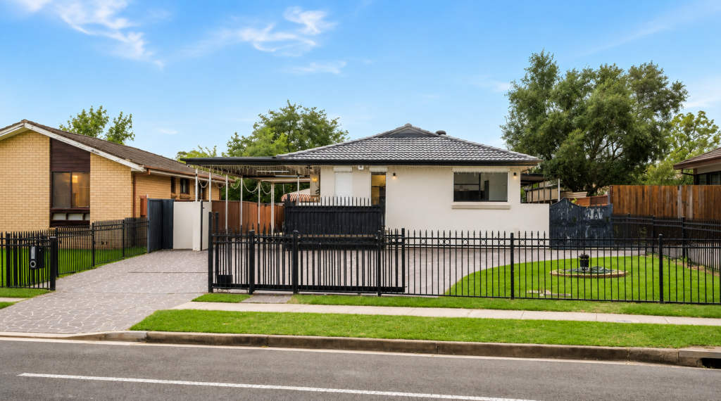 23 Dickens Rd, Wetherill Park, NSW 2164