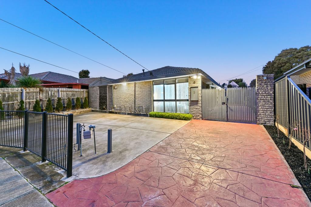 9 Hedgeley Rd, Keysborough, VIC 3173